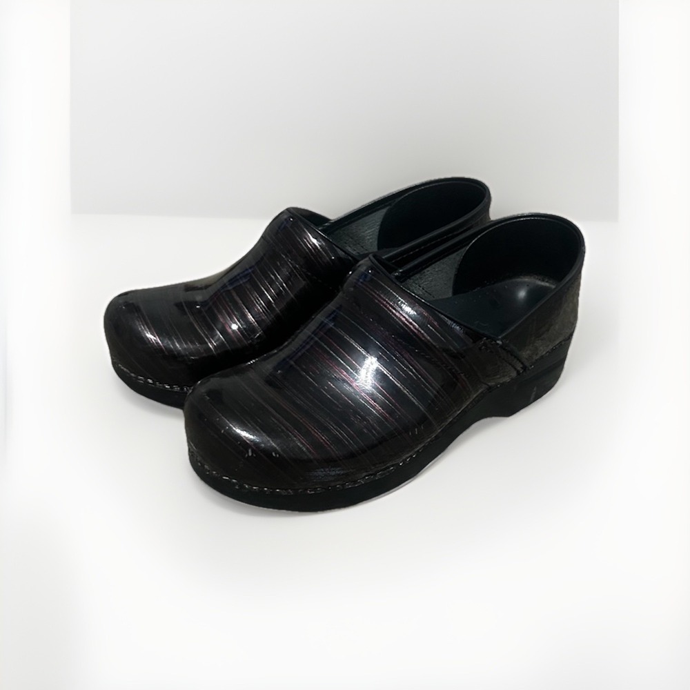 Dansko Women's Clogs Maroon Multicolored Patent Leather Sz 39 8.5-9